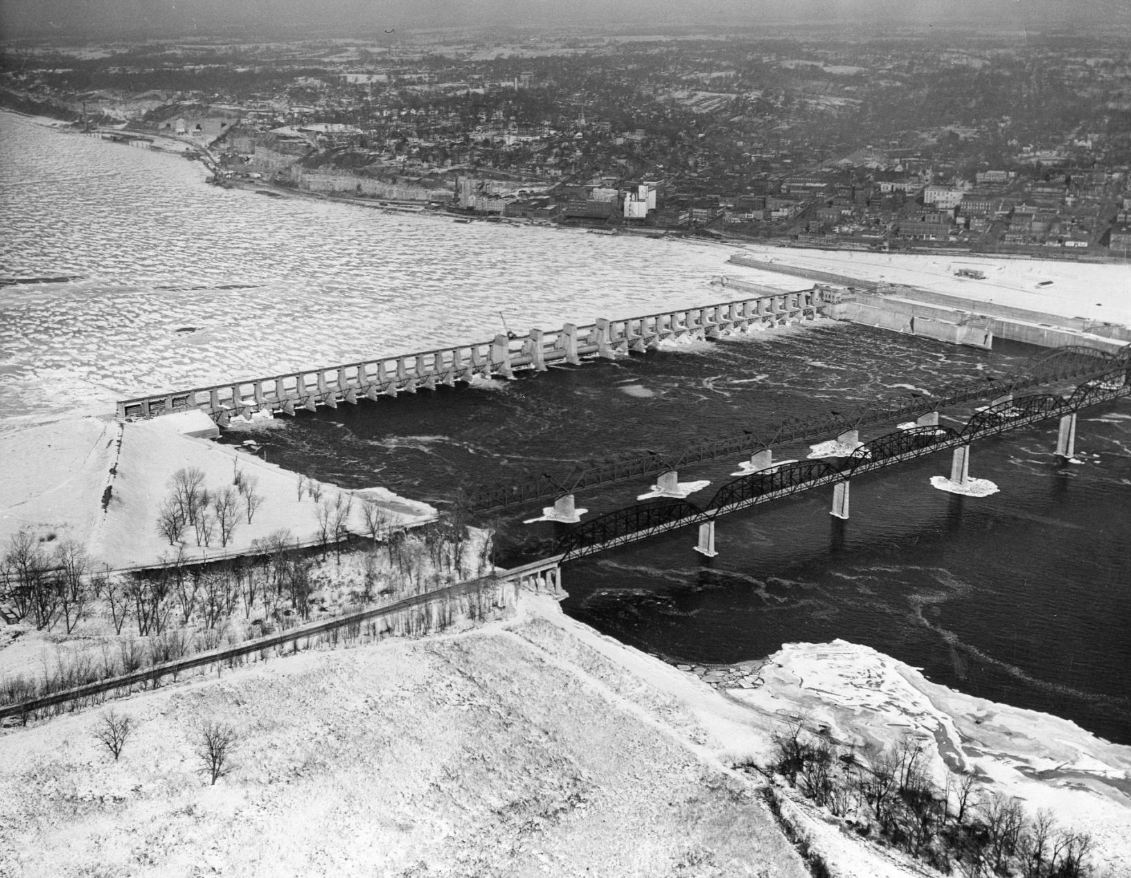 Mississippi River Ice